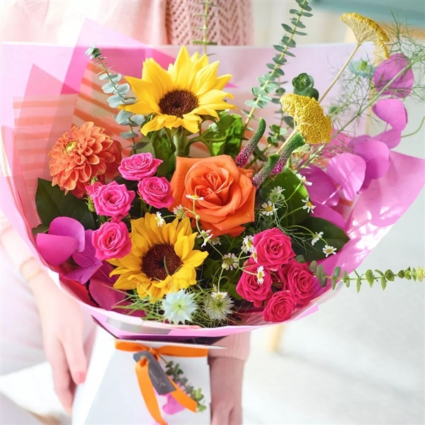 GORGEOUS TRENDING BOUQUET